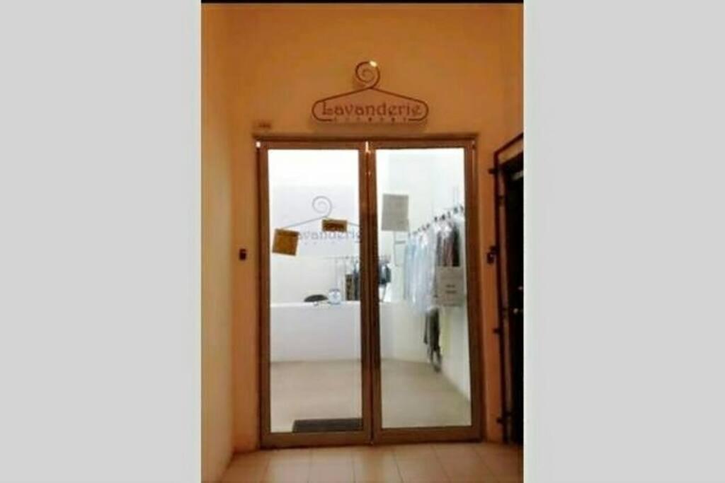Appartamento Cozy Regalia Kl 吉隆玻 Lrt & Ktm @1 Parking & Wifi Kuala Lumpur Esterno foto