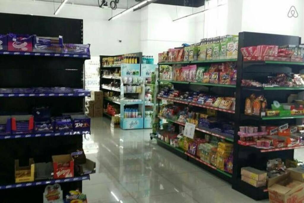 Appartamento Cozy Regalia Kl 吉隆玻 Lrt & Ktm @1 Parking & Wifi Kuala Lumpur Esterno foto