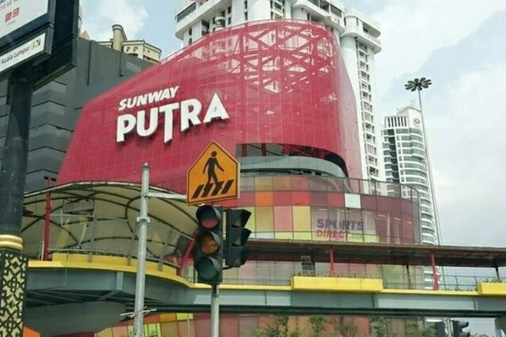 Appartamento Cozy Regalia Kl 吉隆玻 Lrt & Ktm @1 Parking & Wifi Kuala Lumpur Esterno foto
