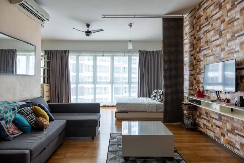 Appartamento Cozy Regalia Kl 吉隆玻 Lrt & Ktm @1 Parking & Wifi Kuala Lumpur Esterno foto